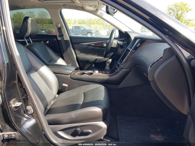 INFINITI Q50 3.0t Luxe