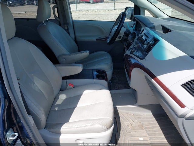 Toyota Sienna Xle 7 Passenger