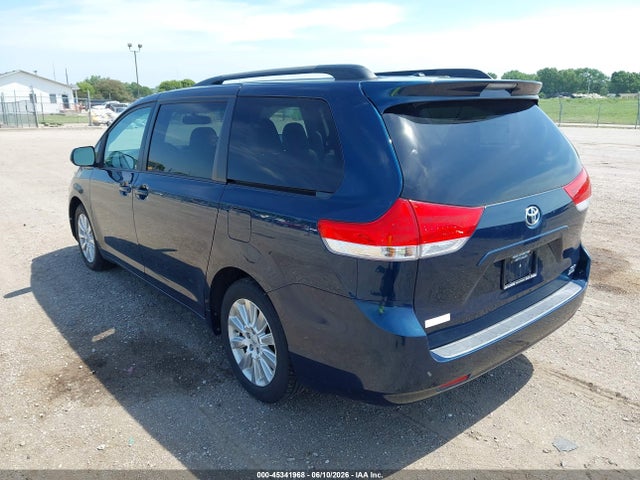 Toyota Sienna Xle 7 Passenger