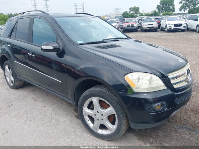 Salvage Mercedes-Benz M-Class Image