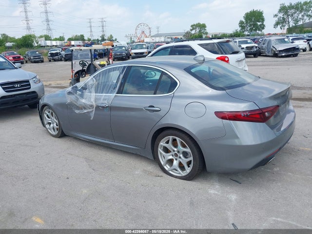 Alfa Romeo Giulia Ti Rwd
