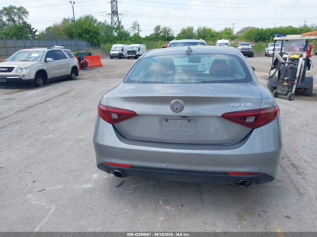 Alfa Romeo Giulia Ti Rwd