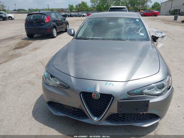 Alfa Romeo Giulia Ti Rwd