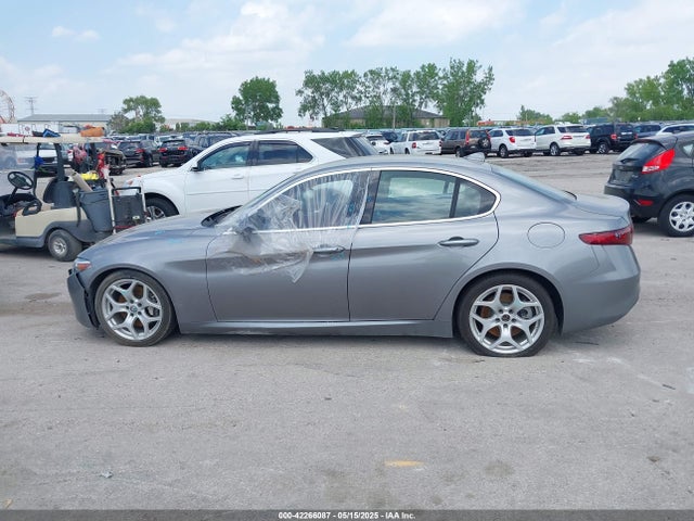 Alfa Romeo Giulia Ti Rwd