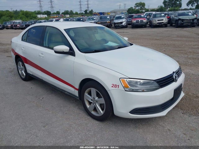 Salvage Volkswagen Jetta Image