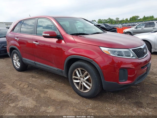 Salvage Kia Sorento Image