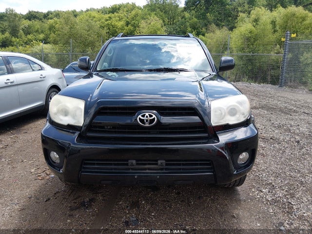Toyota 4Runner Limited V6