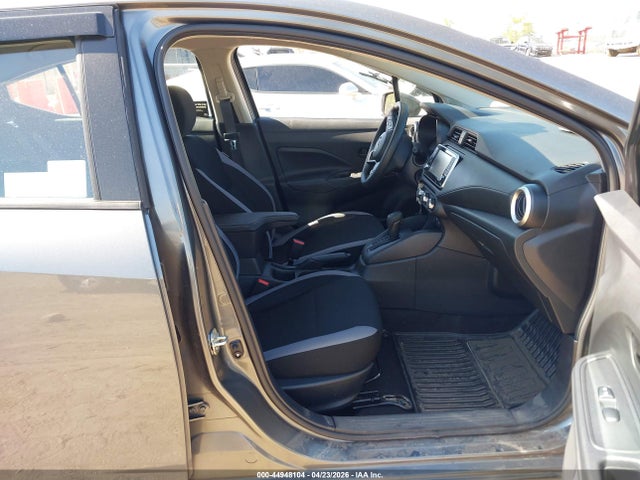 Nissan Versa 1.6 S