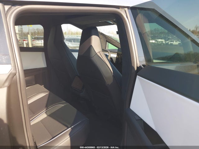 Tesla Cybertruck All-wheel Drive