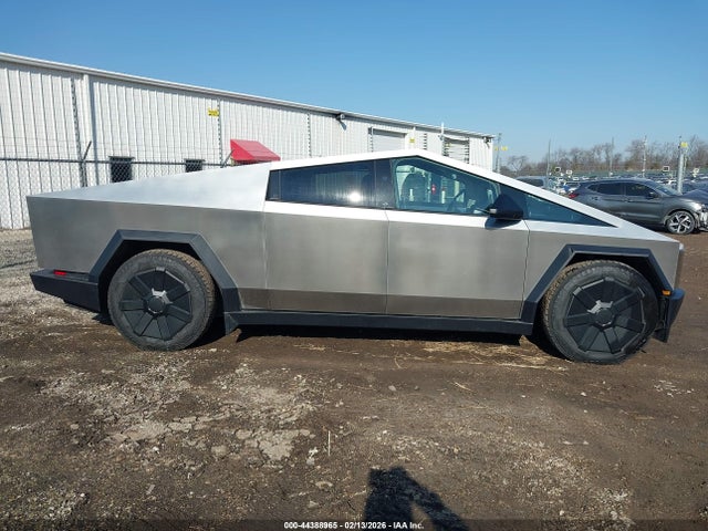 Tesla Cybertruck All-wheel Drive