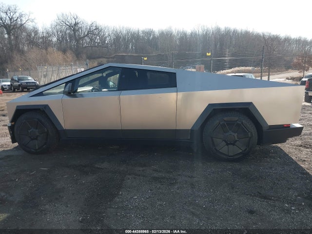 Tesla Cybertruck All-wheel Drive