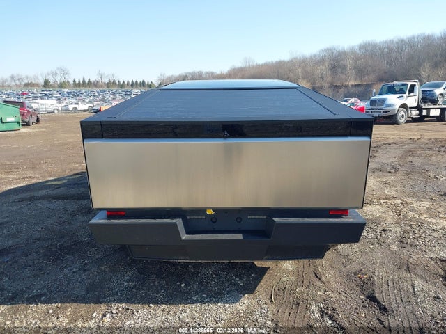 Tesla Cybertruck All-wheel Drive