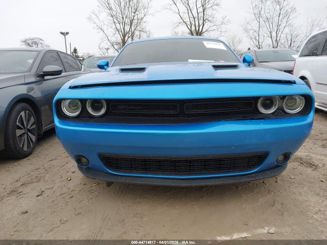 Dodge Challenger Sxt