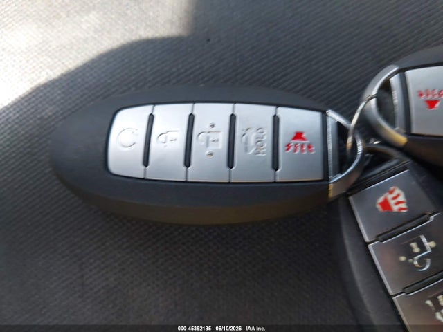 Nissan Pathfinder Sv