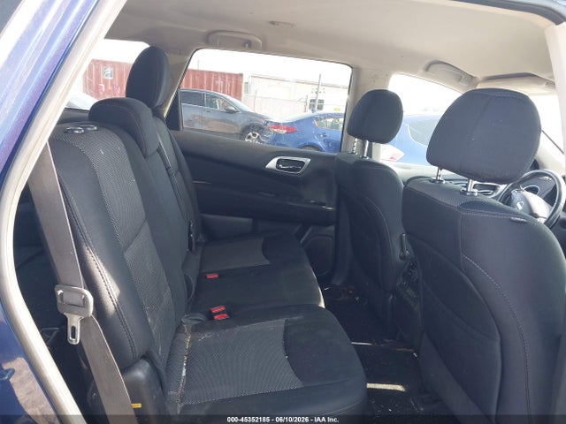 Nissan Pathfinder Sv