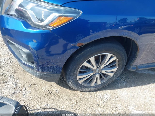 Nissan Pathfinder Sv