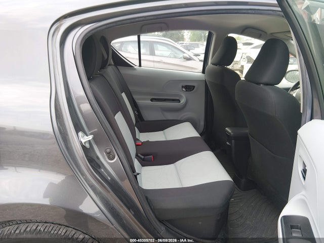 Toyota Prius c Two