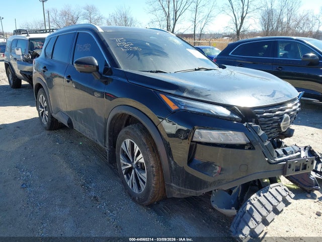 Salvage Nissan Rogue Image