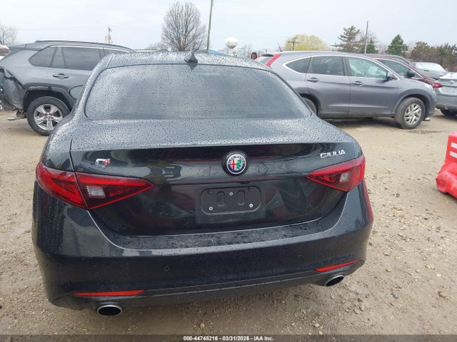 Alfa Romeo Giulia Ti Awd