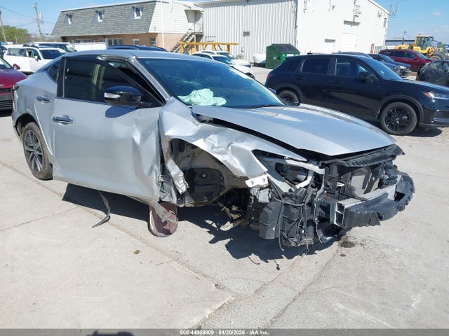 Salvage Nissan Maxima Image