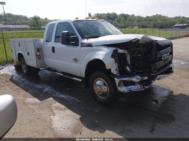 Salvage Ford F-350 Image