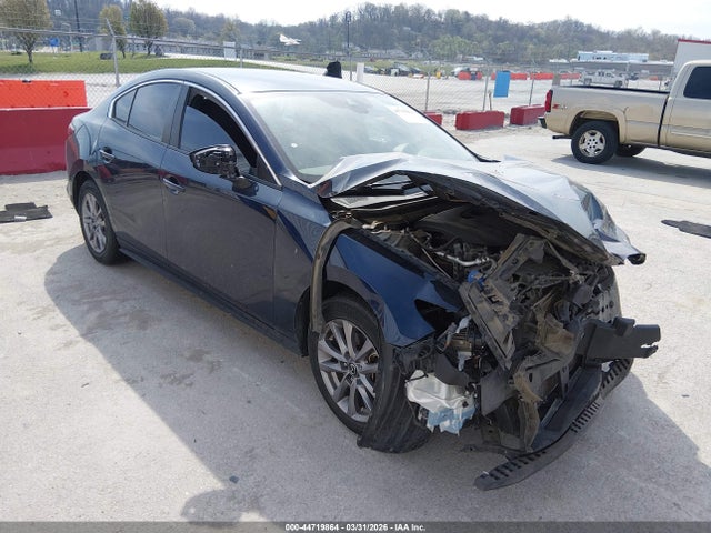 Salvage Mazda Mazda3 Image