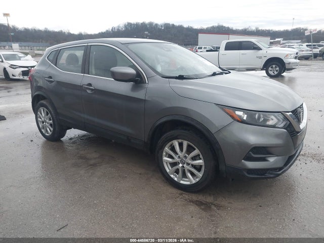 Salvage Nissan Rogue Image