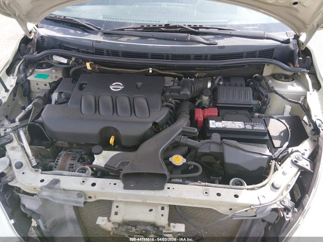 Nissan Versa 1.8s