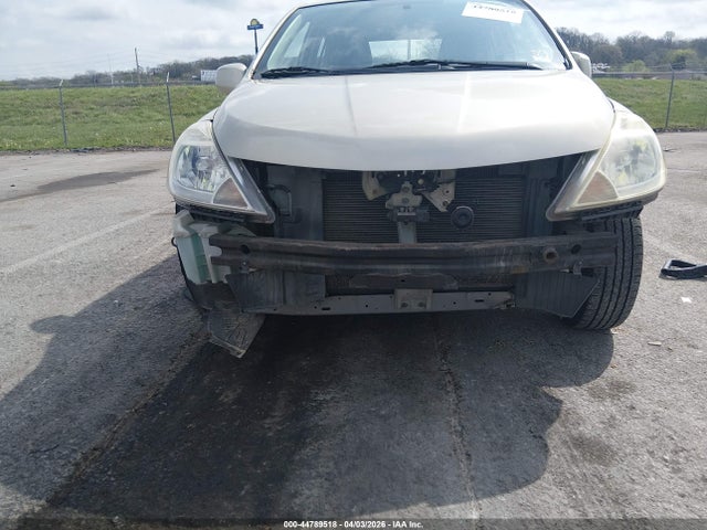 Nissan Versa 1.8s