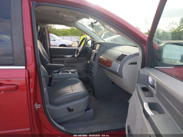 Chrysler Town & Country Touring