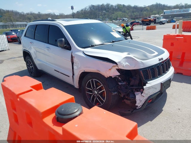 Salvage Jeep Grand Cherokee Image