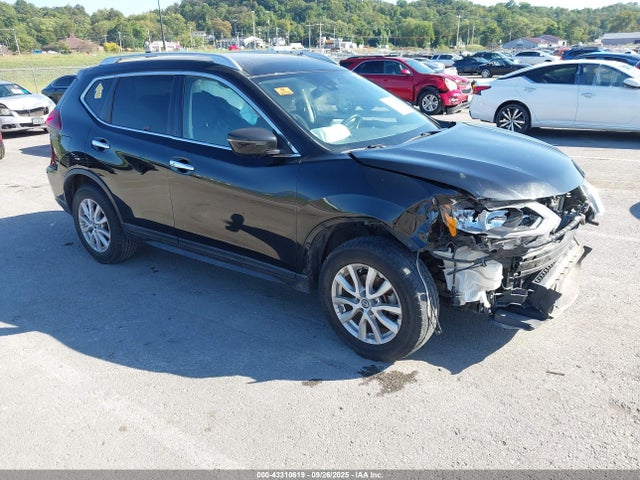 Salvage Nissan Rogue Image