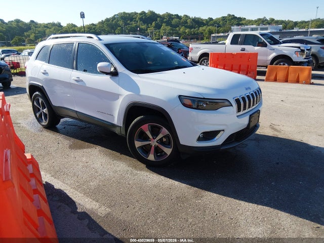 Salvage Jeep Cherokee Image