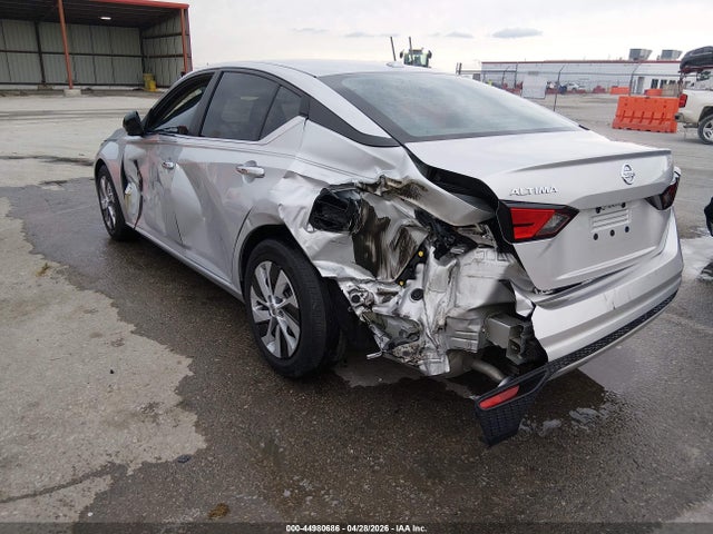 Nissan Altima S Fwd