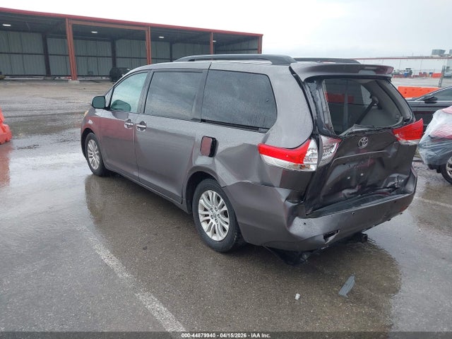 Toyota Sienna Xle V6