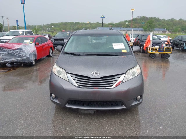 Toyota Sienna Xle V6