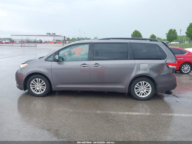 Toyota Sienna Xle V6