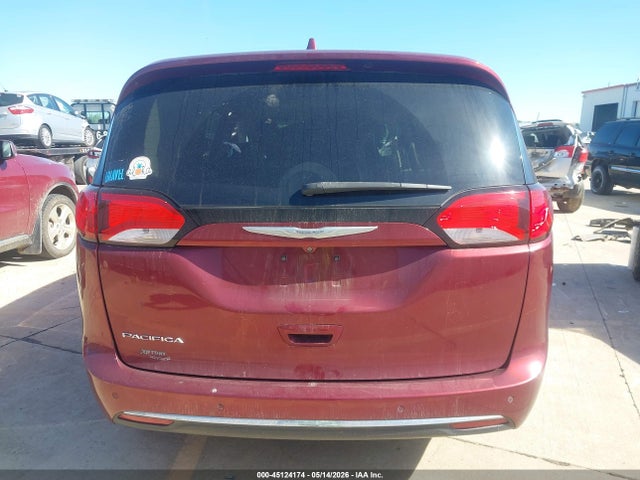 Chrysler Pacifica Touring-l
