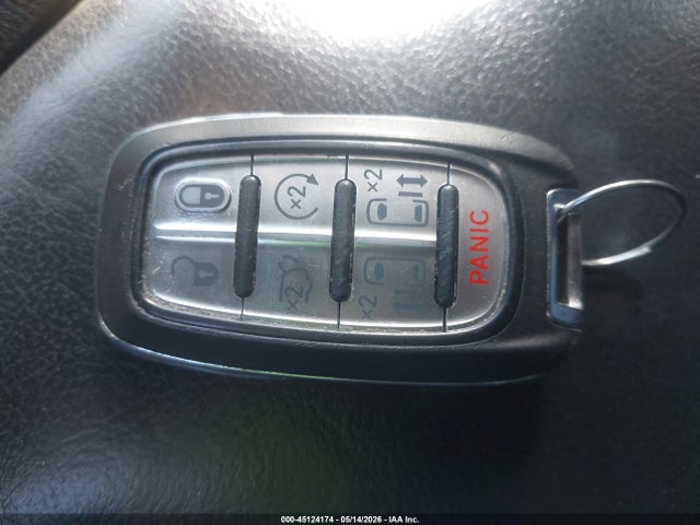 Chrysler Pacifica Touring-l