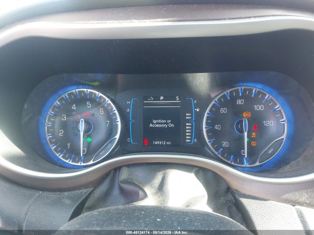 Chrysler Pacifica Touring-l