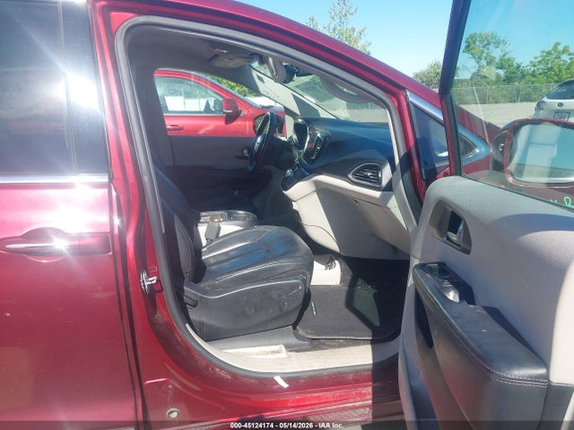 Chrysler Pacifica Touring-l