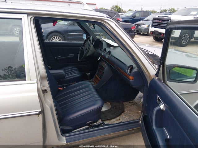 Mercedes-Benz 300 Tdt