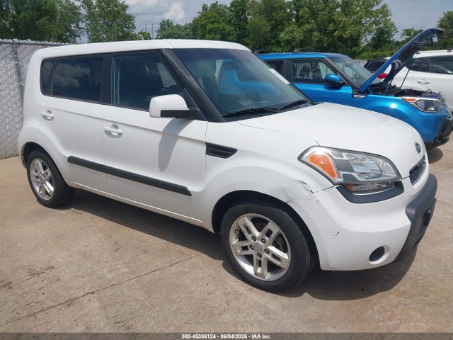 Salvage Kia Soul Image