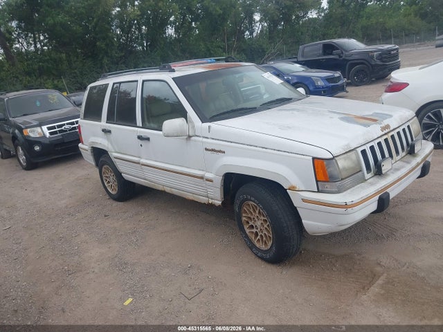 Salvage Jeep Grand Cherokee Image