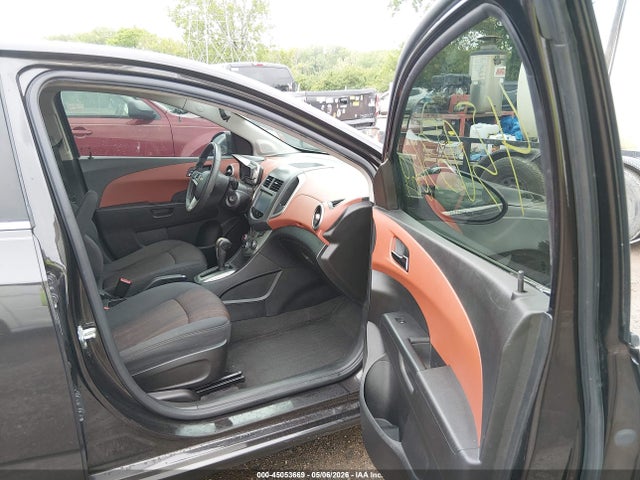 Chevrolet Sonic Lt Auto