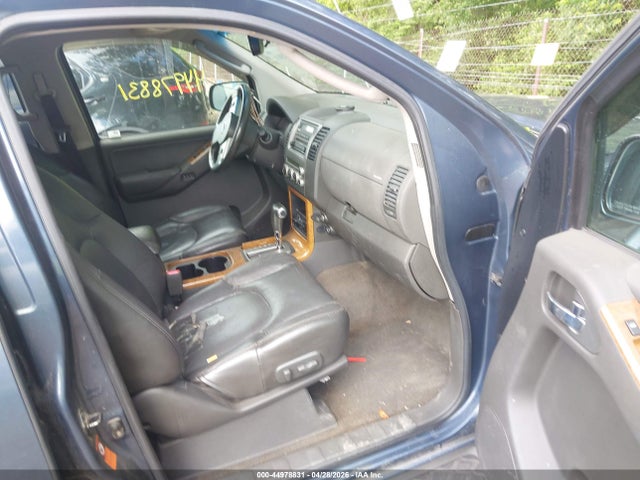 Nissan Pathfinder Le