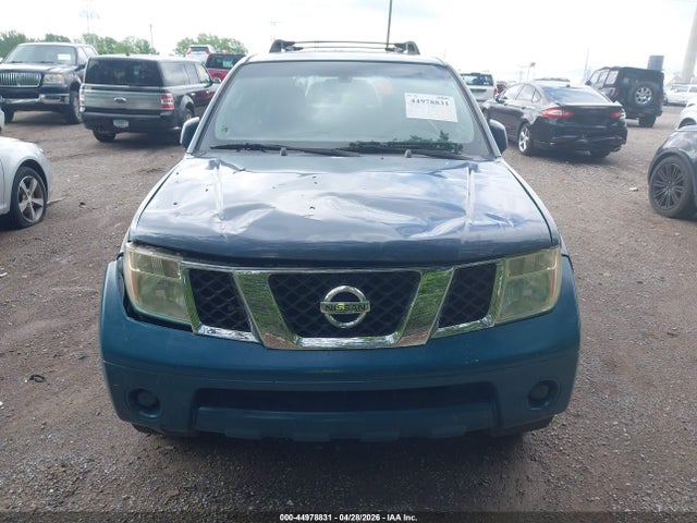 Nissan Pathfinder Le