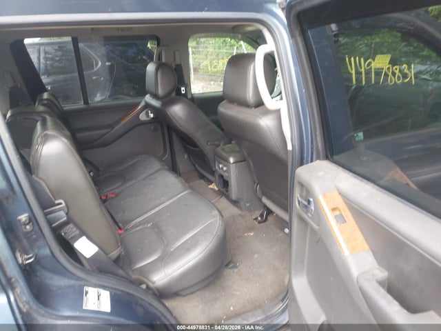 Nissan Pathfinder Le