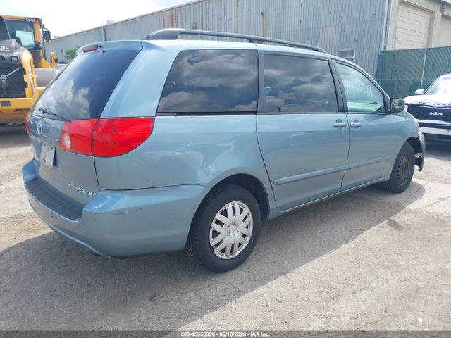 Toyota Sienna Le