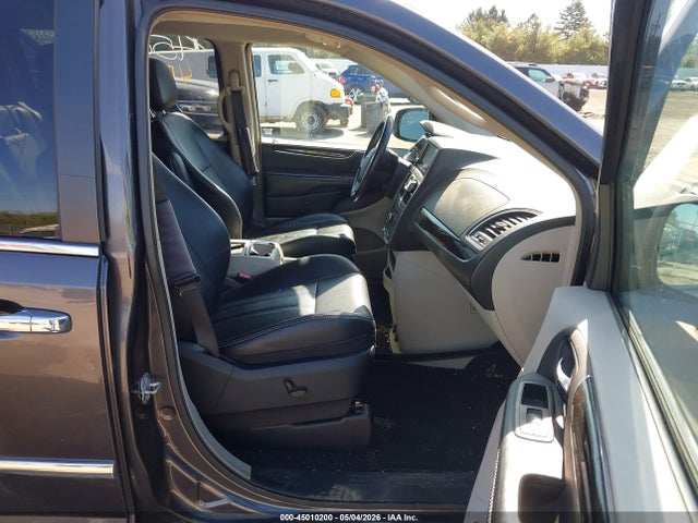 Chrysler Town & Country Touring-l